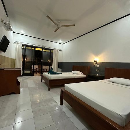 Creative Bungalow Beach Front Gili Trawangan Exterior photo